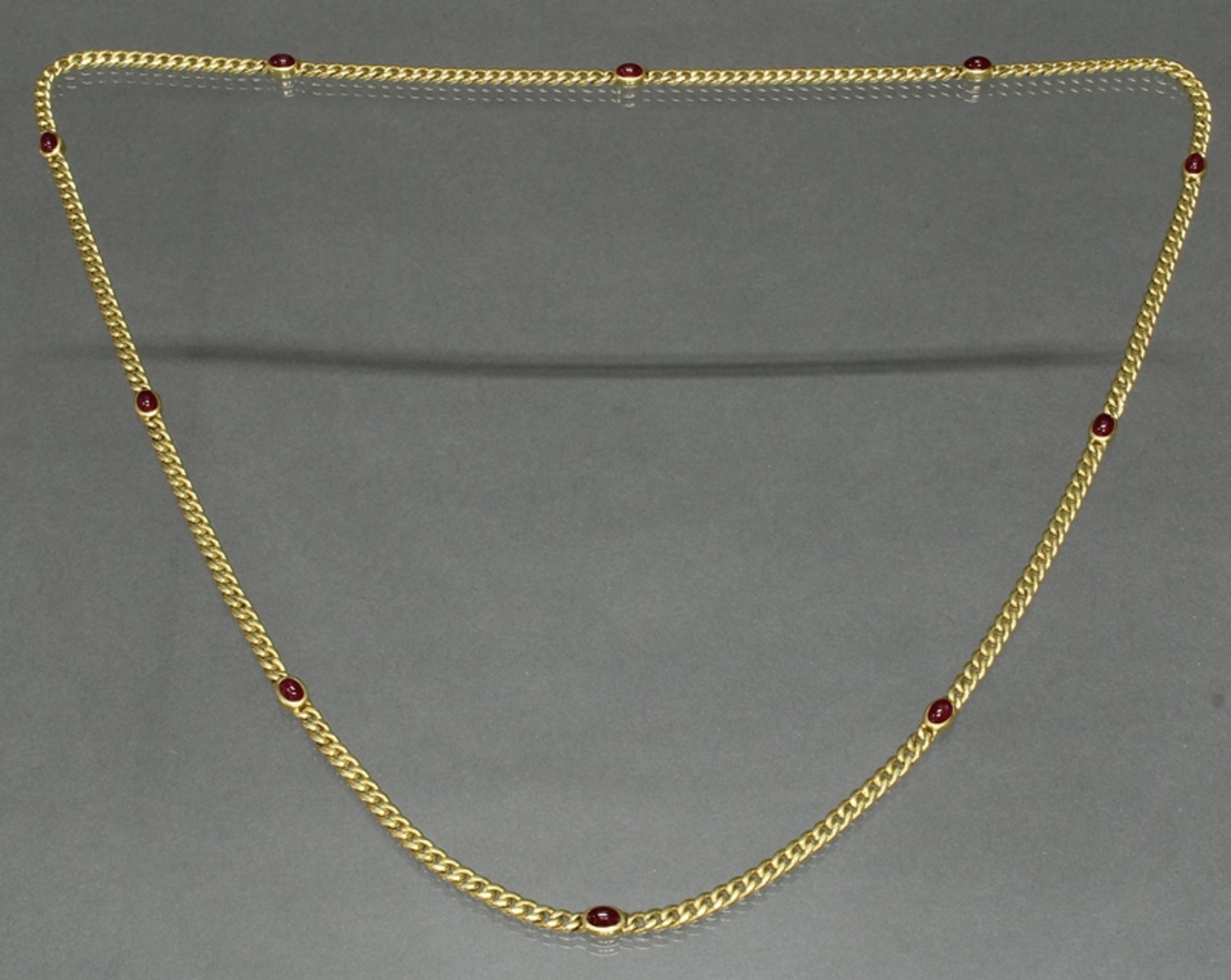 Flachpanzerkette, GG 750, endlos, 10 ovale Rubin-Cabochons, 80 cm lang, 74 g