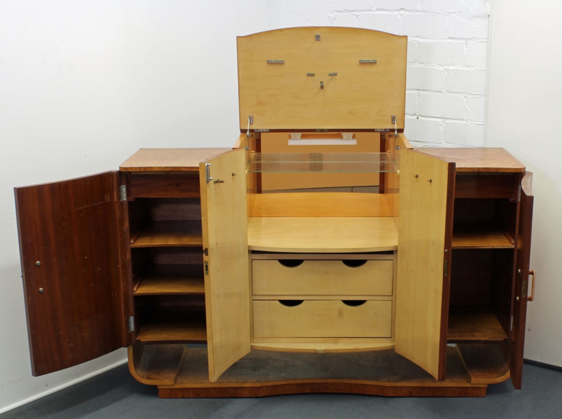 Esstisch und Cocktail-Sideboard, Art Deco, Harry & Lou Epstein, zugeschrieben, England, um 1930/40, - Bild 3 aus 3