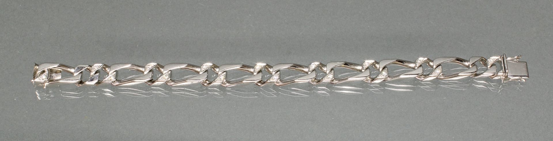 Armband, WG 750, 16 Brillanten zus. ca. 0.80 ct., 20.5 cm lang, 58 g - Bild 2 aus 2