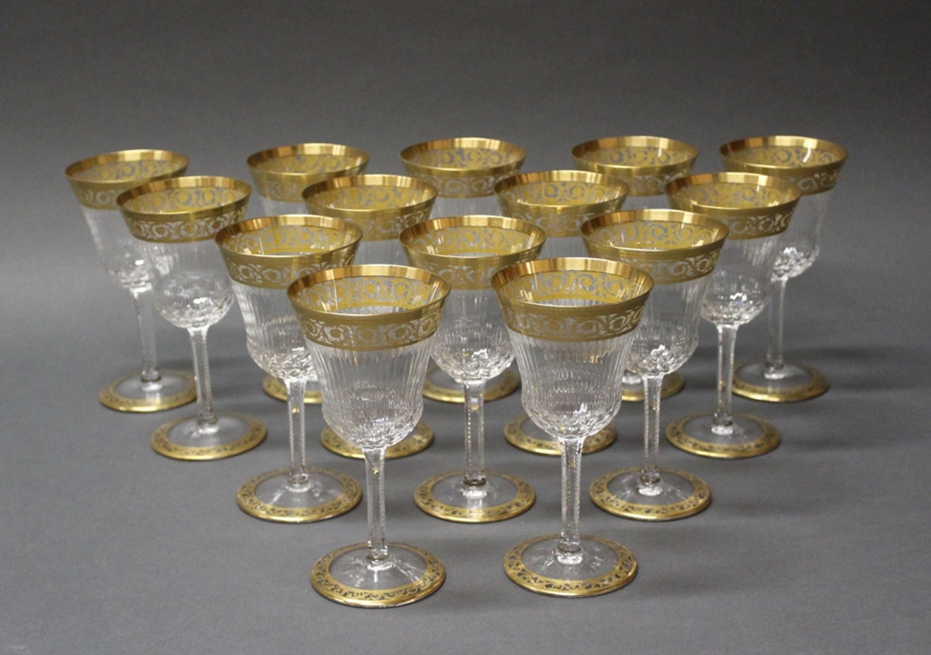 14 Weißweingläser, "Thistle", Cristallerie Saint Louis, 2. Hälfte 20. Jh., Dekor Thistle Gold, farb