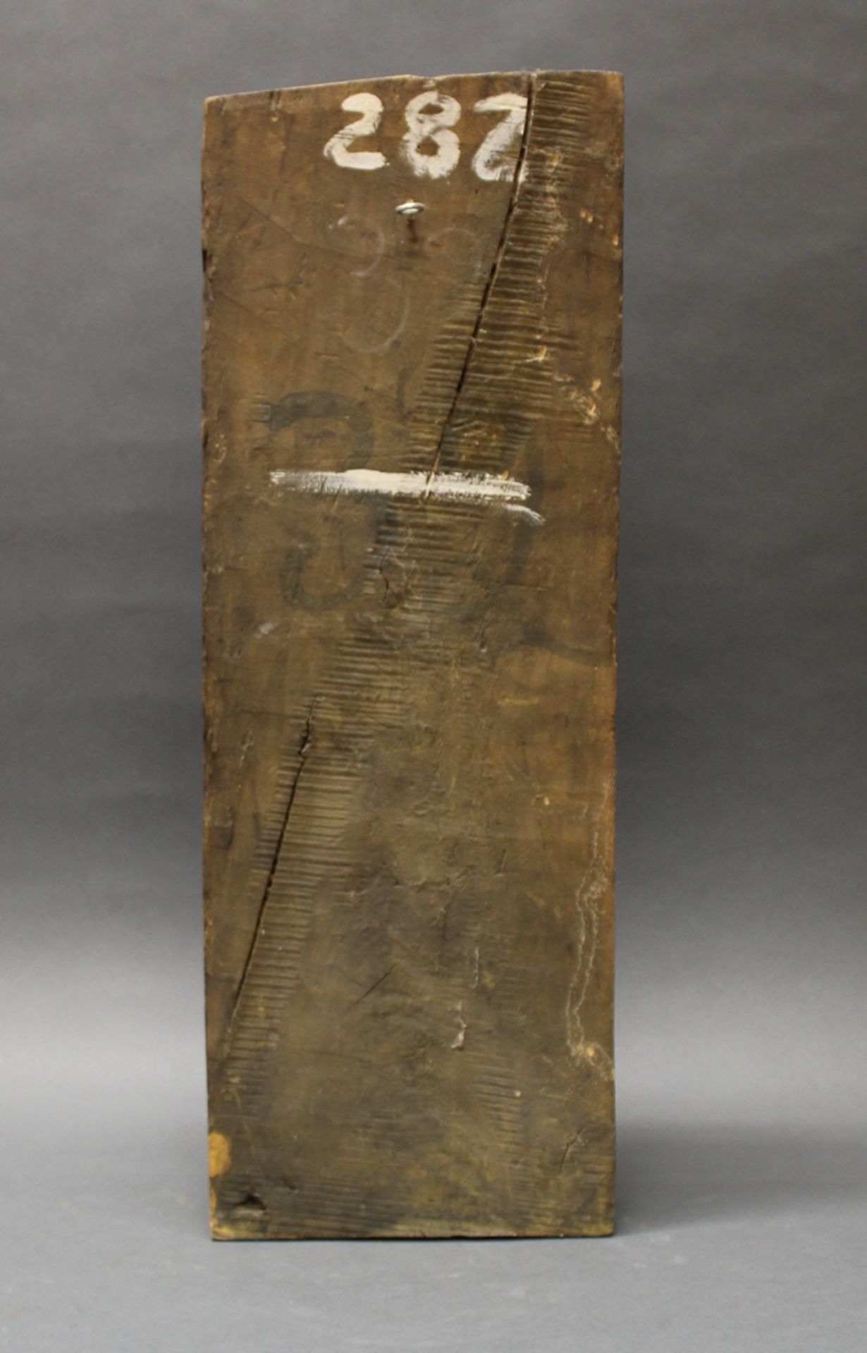 Holzrelief, "Weibliche Gottheit unter Baldachin", Indien, 19./20. Jh., geschnitzt, 68 x 25 cm, Alte - Bild 2 aus 2