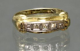 Ring, WG/GG 585, 3 kleine Diamanten, 2 g, RM 16.5