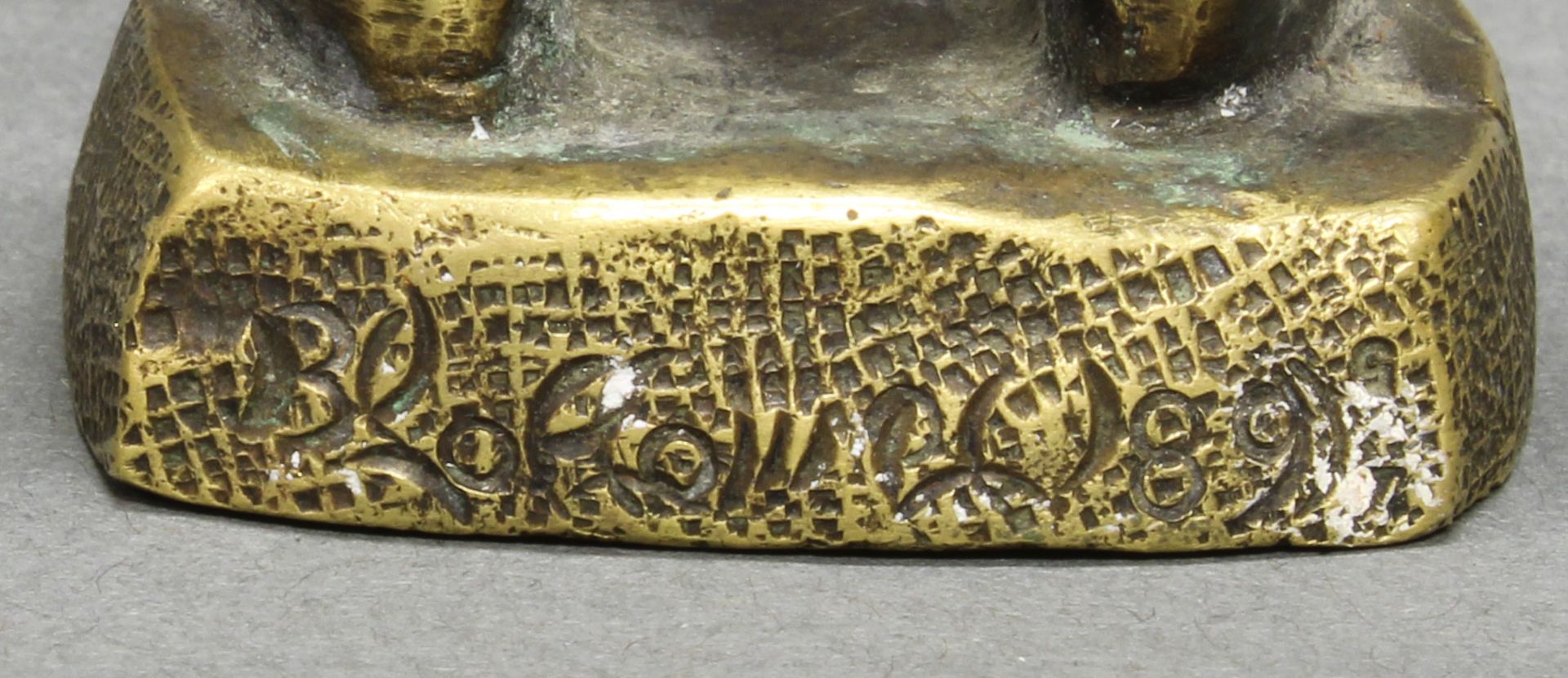 Bronze/Messing, "Stehender Jüngling", auf der Plinthe unleserlich signiert, datiert (18)89, ca. 15  - Bild 3 aus 4