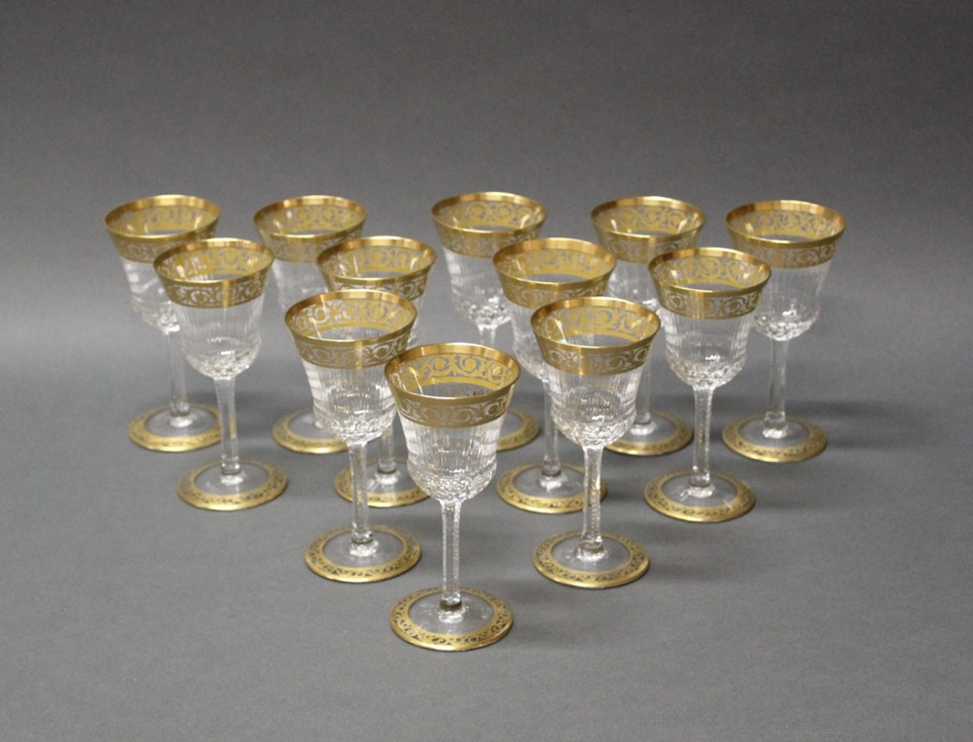 12 Südweingläser, "Thistle", Cristallerie Saint Louis, 2. Hälfte 20. Jh., Dekor Thistle Gold, farbl
