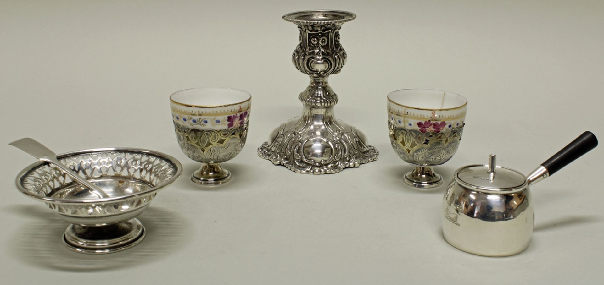 Tischleuchter, Korbschälchen, Brenner, Paar Tassen, Löffelchen, Silber 800/925, verschiedene Ausfüh