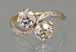 Ring, Art Deco, um 1930, RG/GG 585, 2 Diamanten zus. ca. 1.10 ct., etwa tcr/vs2, Altschliff, 6 Acht
