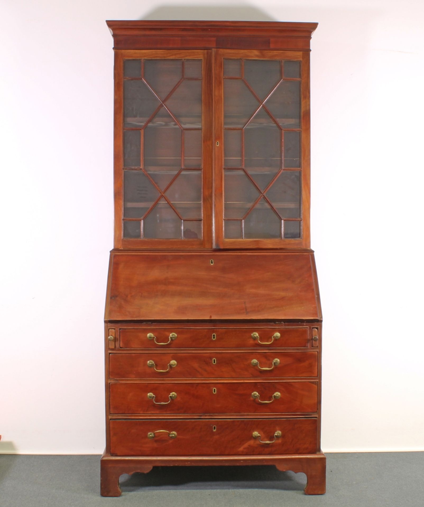 Aufsatzsekretär / "Secretaire Bookcase", England, 19. Jh., Mahagoni, England, 19. Jh., Unterteil äl