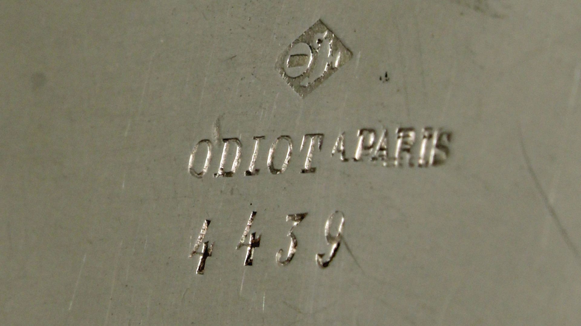 Deckelschüssel, Silber 950, Paris, Odiot, passig-geschweift, zwei Handhaben an Lorbeerblättern, Dec - Bild 2 aus 2