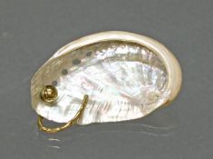 Brosche, 'Muschel', Atelierarbeit, gepunzt CK, Goldmontage, GG 585, 3 x 4.5 cm, 6 g