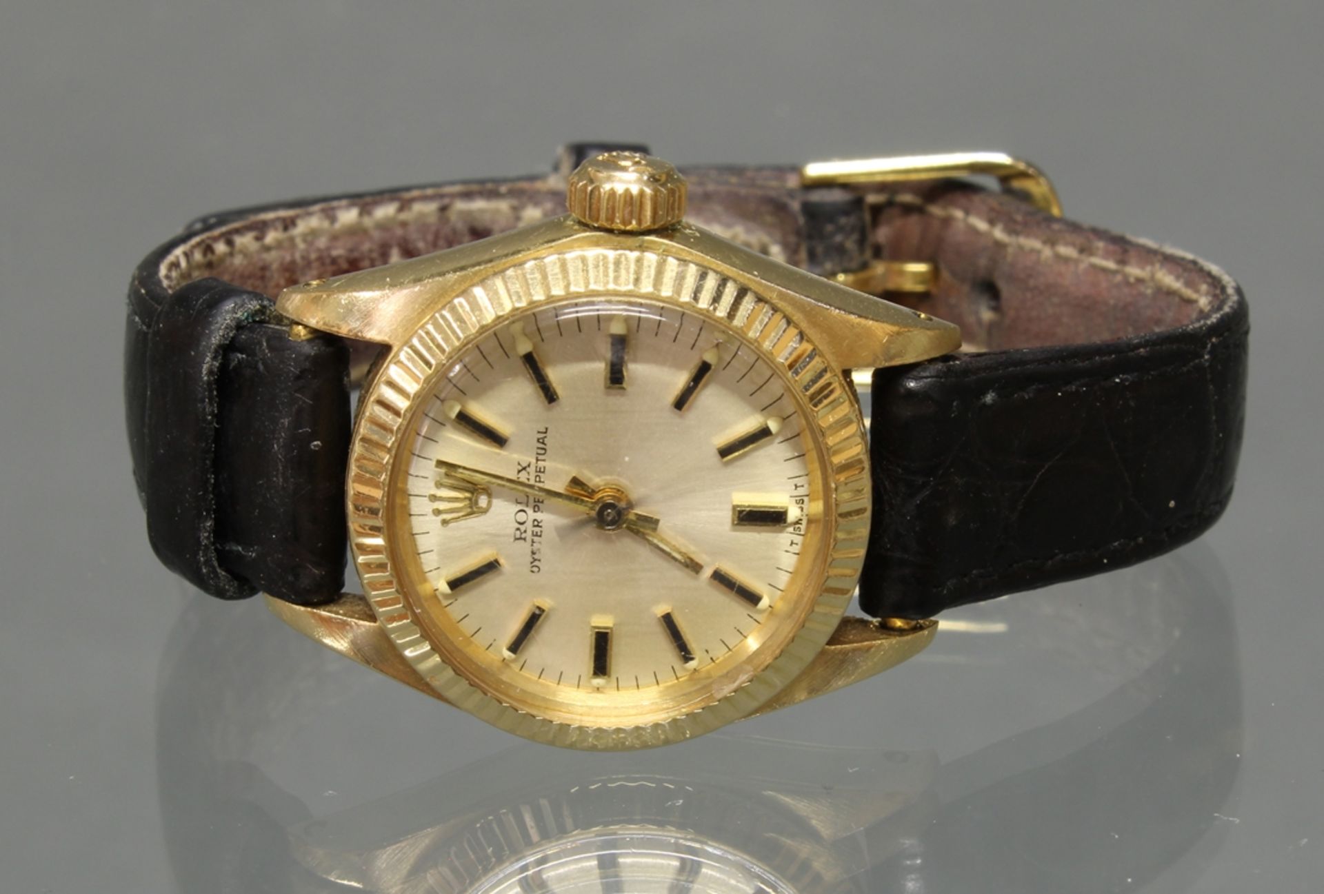 Damenarmbanduhr, Rolex, Modell Oyster Perpetual, GG 750, Automatik, goldfarbenes Zifferblatt, Stric - Image 3 of 4