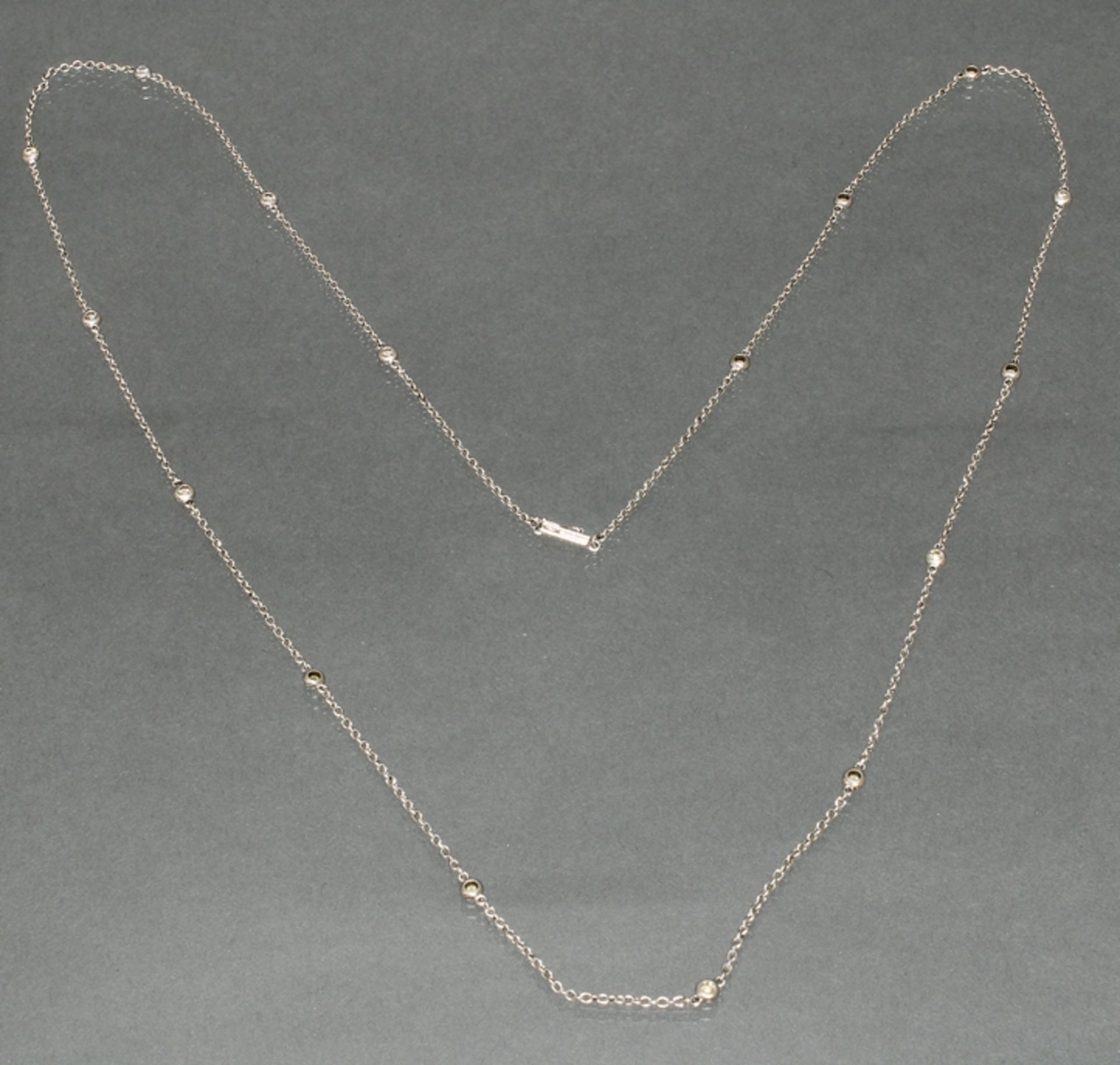 Collierkettchen, WG 750, 16 kleine Diamanten, ca. 88 cm lang, 14 g