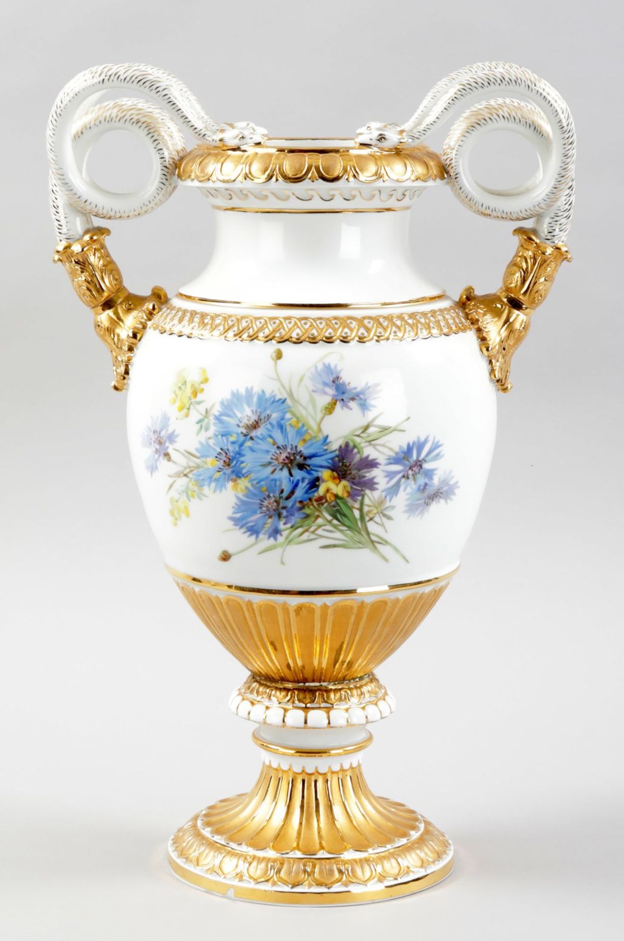 Gr. Schlangenhenkelvase Porzellan, - Image 2 of 2