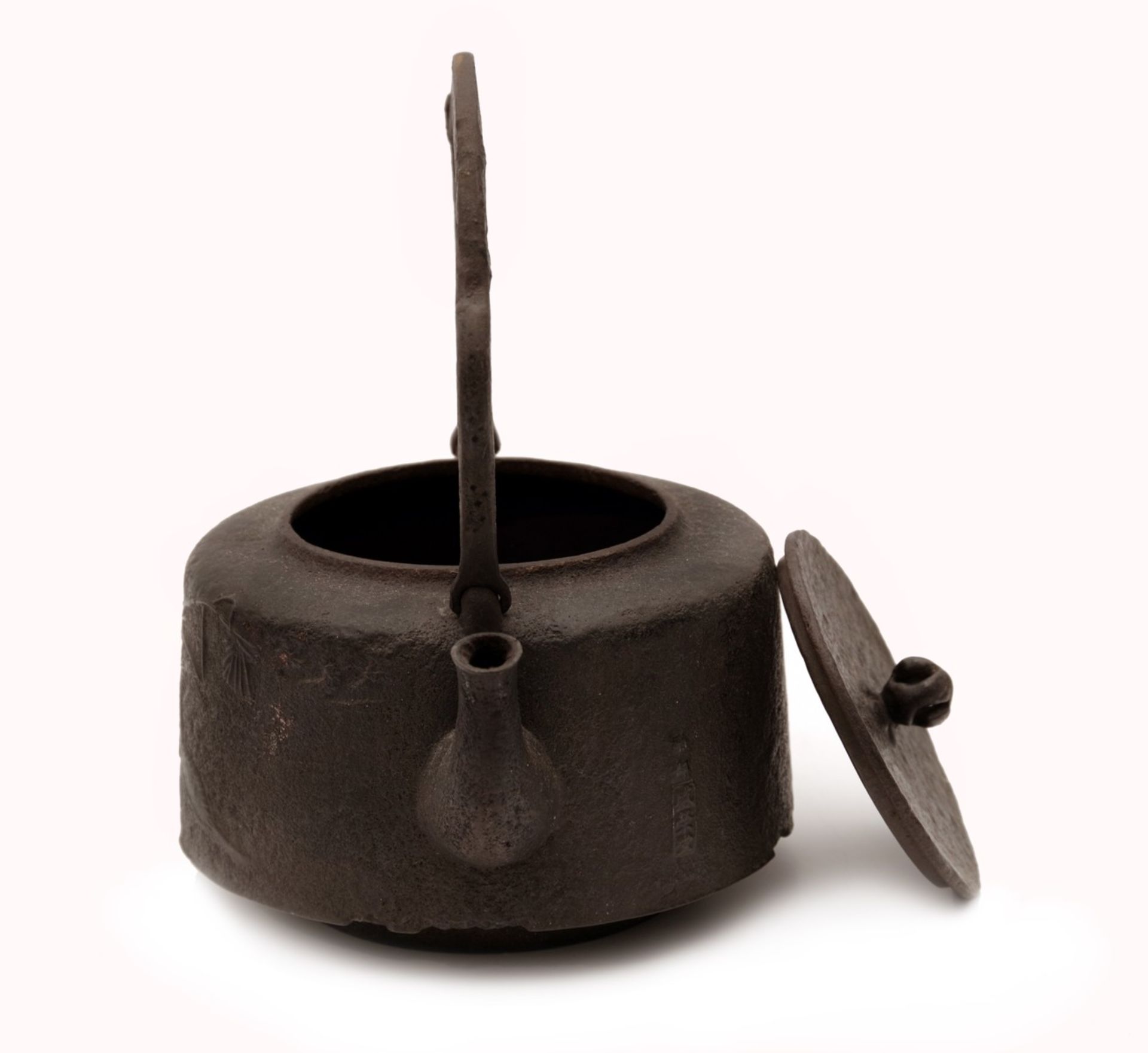 Cast Iron Tetsubin Teapot - Image 3 of 4