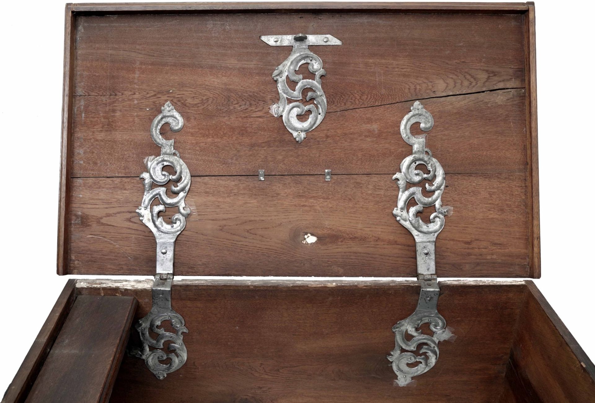 A Baroque Chest - Image 2 of 4