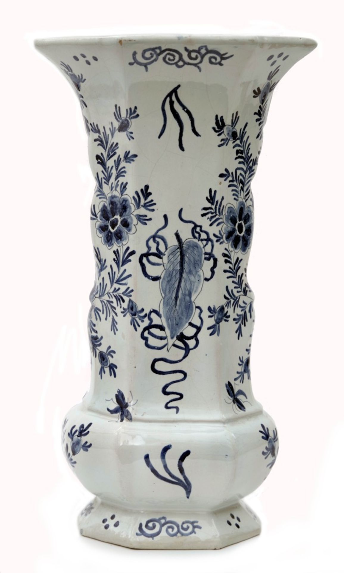 A Fireplace Vase - Image 2 of 4