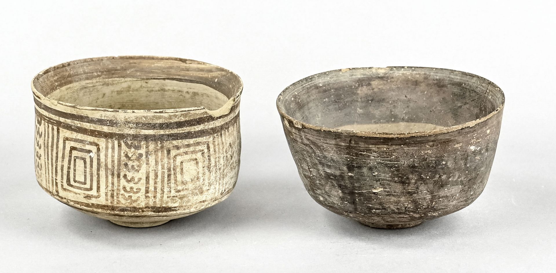 Drinking bowl, probably Anatolia, geometric decorations, 6 x 8,5 cm and 5,2 x 9,5 cm respectively