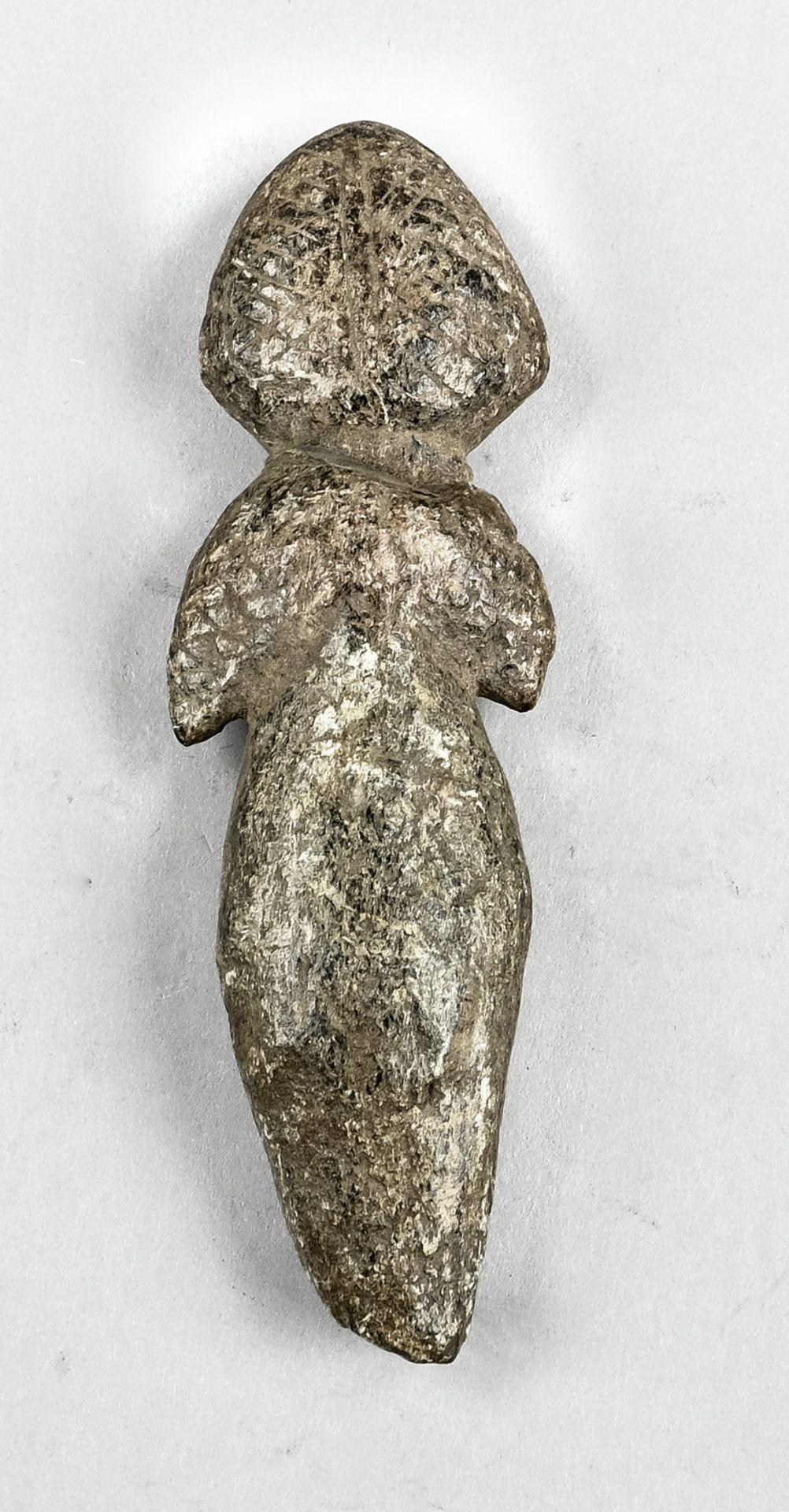 Archaic amulet, anthropomorphic, short arms, antique clay figure, height 17 cm, damaged