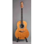 6-Saitige E-Akustische Gitarre, Ovation 1712 Custom Balladeer, 20 Frets, Stahl-Saiten. Charakterist