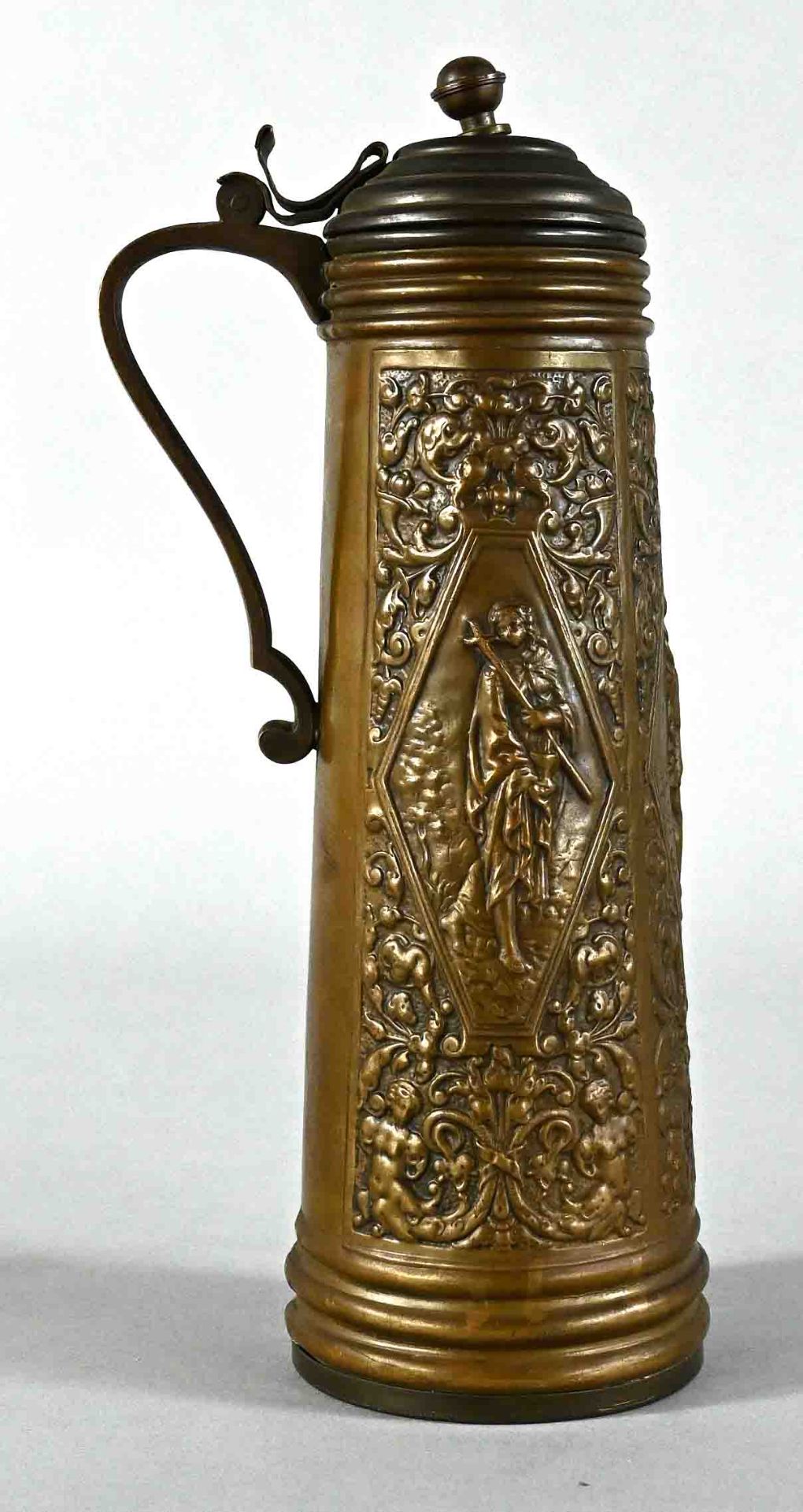 Copper jug, German circa 1900, richly moulded relief depictions with floral tendrils, height 30 cm - Image 2 of 3