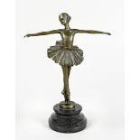 Bronzefigur, "Tänzerin", Frankreich, 2. H. 20. Jh., Höhe 30 x 22 cm, in der Plinthe signiert "Milo"
