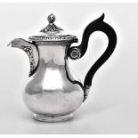 Mocca Kännchen, Frankreich um 1850, Silber, mit Frauenkopf punziert, Meisterzeichen, Höhe 13 cm, Ge