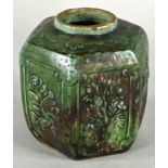 Sechskant Vase, China, Ton, braun - grün glasiert, umlaufende Reliefdekor, Höhe 16 cm x 17 cm, am V