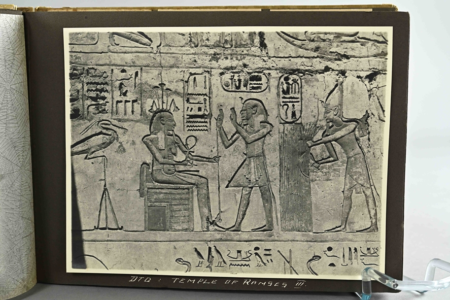 Zwei Fotoalben, Ägypten, 1920er-Jahre, Silbergelatineabzüge auf Baryt-Papier. Verso teilw. beschrif - Bild 4 aus 7