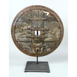 Antikes Wagenrad, Spanien, 16. Jh., Holz, Eisenbeschlag, sehr gut erhalten, Dm 85 cm, seltenes Sam