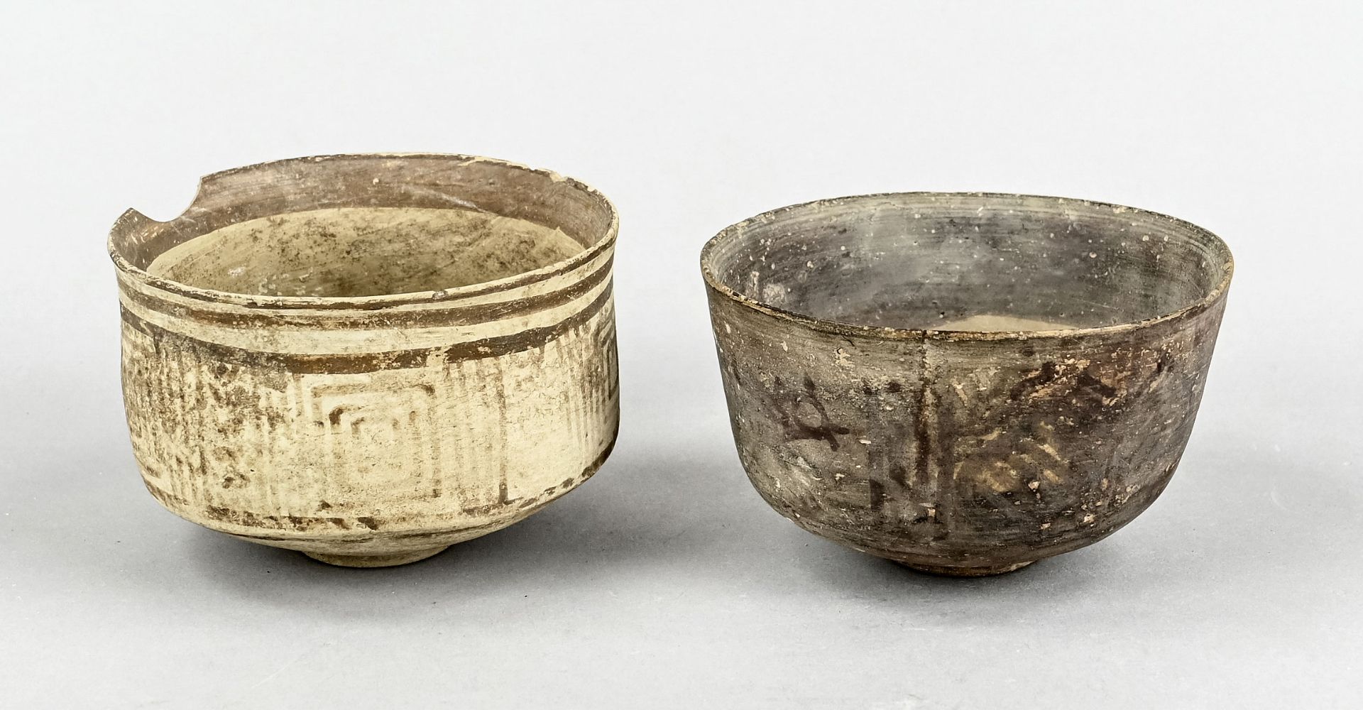Drinking bowl, probably Anatolia, geometric decorations, 6 x 8,5 cm and 5,2 x 9,5 cm respectively - Image 2 of 3
