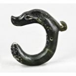 Hongshan Kultur Jadeobjekt, C-Förmiges Amulett mit Drachenkopf, Innere Mongolei, 5,5 x 5,2 cm