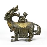 Räuchergefäß, China, Bronze, Räuchergefäß eines stehenden, rückwärtsblickenden Drachen mit geöffnet