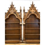 Dekoratives Bücherregal um 1900, Eiche furniert, massiv, Historismus mit gotischen Elementen, 3 Tab