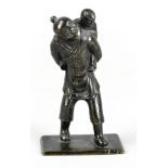 "Japaner mit Kind", Bronze, Höhe 9,5 cm, Plinthe 3,5 x 5,5 cm