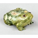 Steinfigur, "Frosch", China, wohl Jadeit, Augen mit Almandinen besetzt, 7 cm x 5 cm