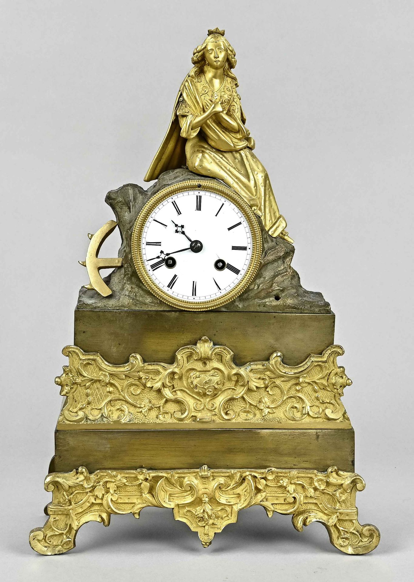 Fireplace clock, France circa 1830/40, bronze, fire gilded, "Muse sitting on rock", thread suspensi