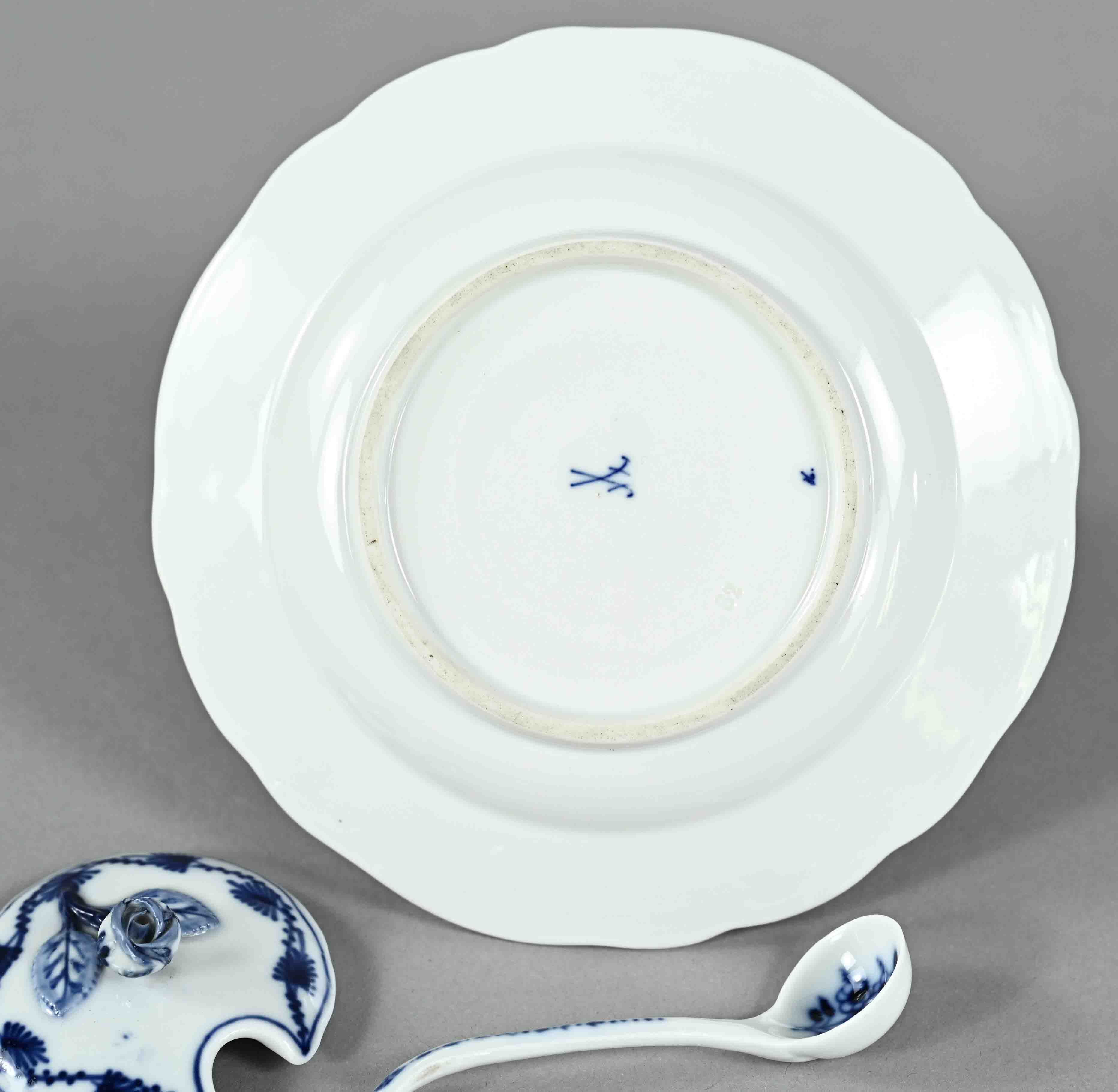 Kleiner Senftopf, auf Teller befestigt, Meissen, blaue Schwertermarke Meissen, 1. Wahl, Höhe 10 cm, - Bild 2 aus 2