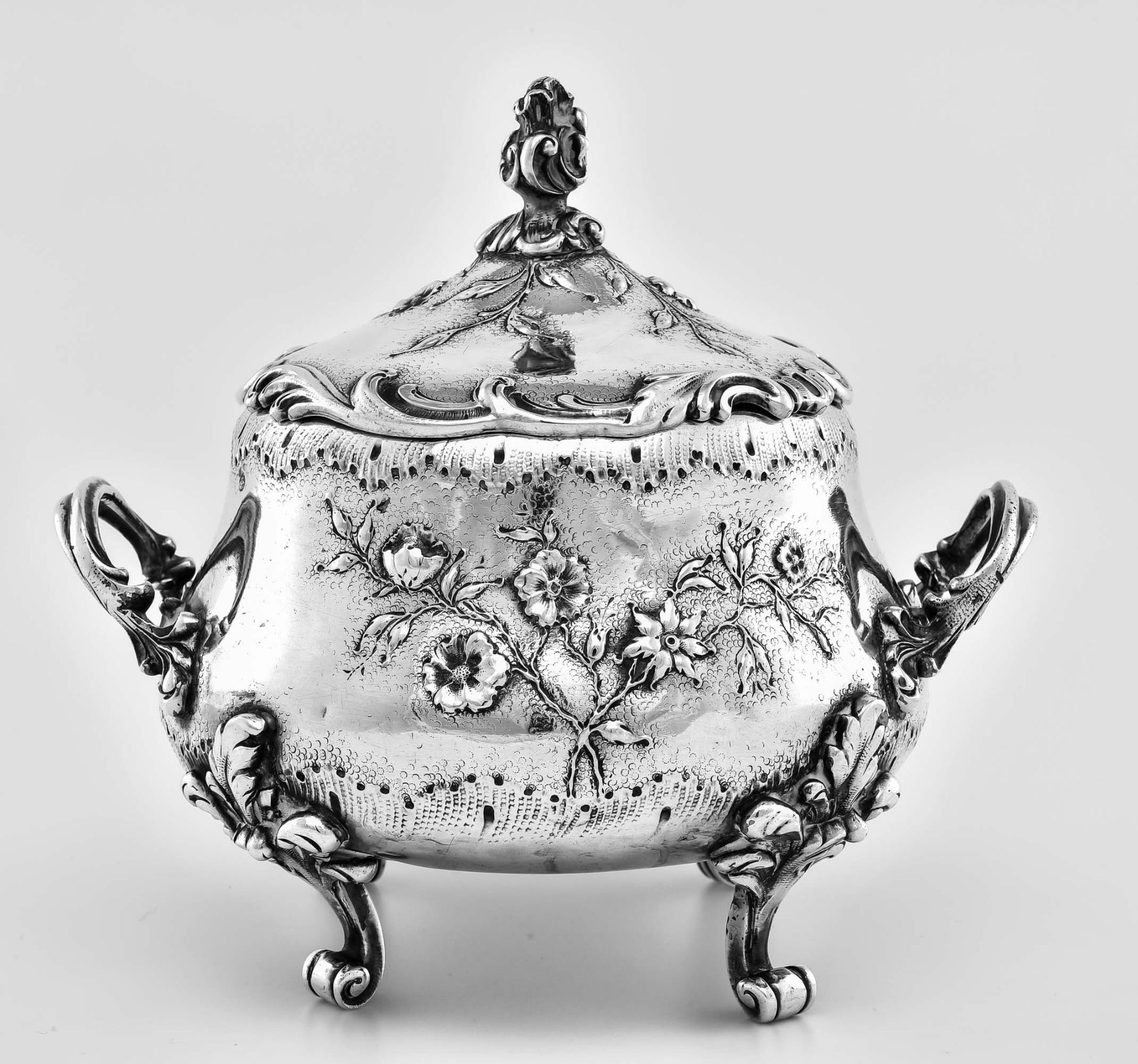 Coffee and tea service, Austria circa 1870, silver finely chased, Hauptmann Vienna master mark with - Image 7 of 8