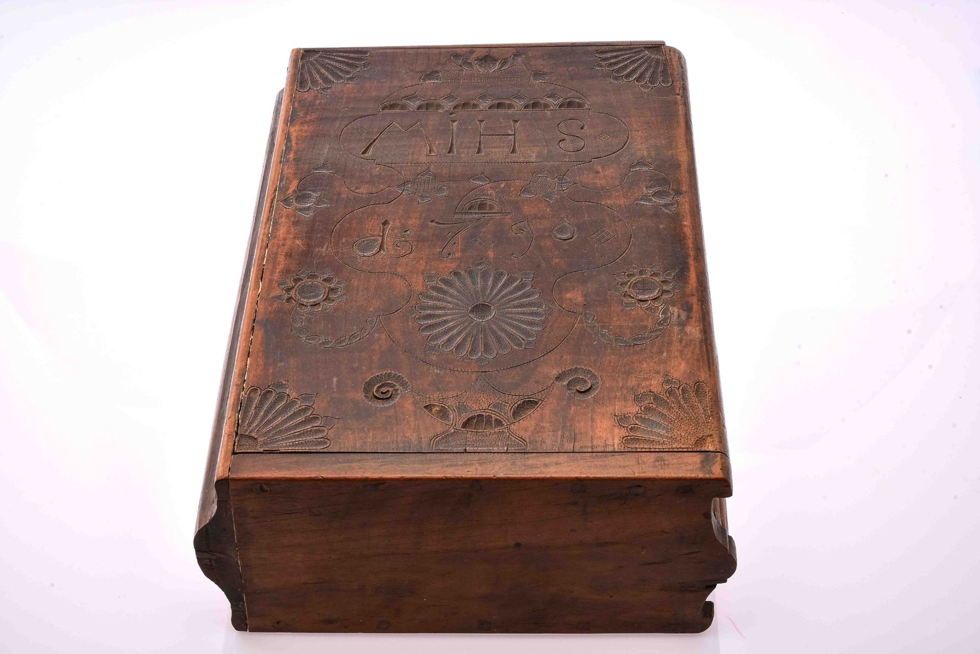 Volume - Book case, probably Swiss, dated 1790. With monogram 'MIH S'. Cherry wood. Front cover orn - Image 8 of 9