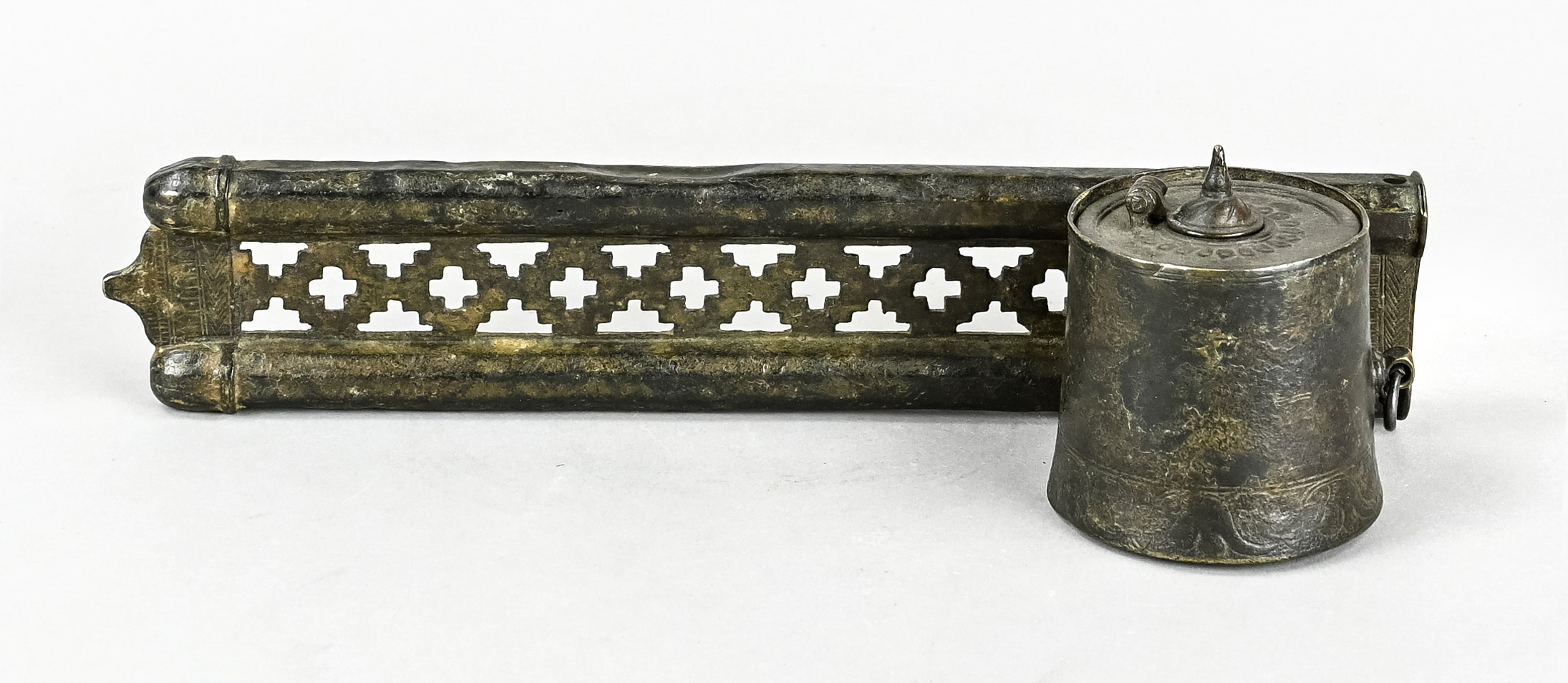 Inkpot, with nib holder, Orient,  bronze, finely chased, length 27 cm, height 7.5 cm - Image 2 of 4