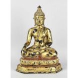 Buddha Shakyamuni, Tibet, 18. Jh., Bronze, goldgehöht, auf doppeltem Lotossockel. Schlanke Figur