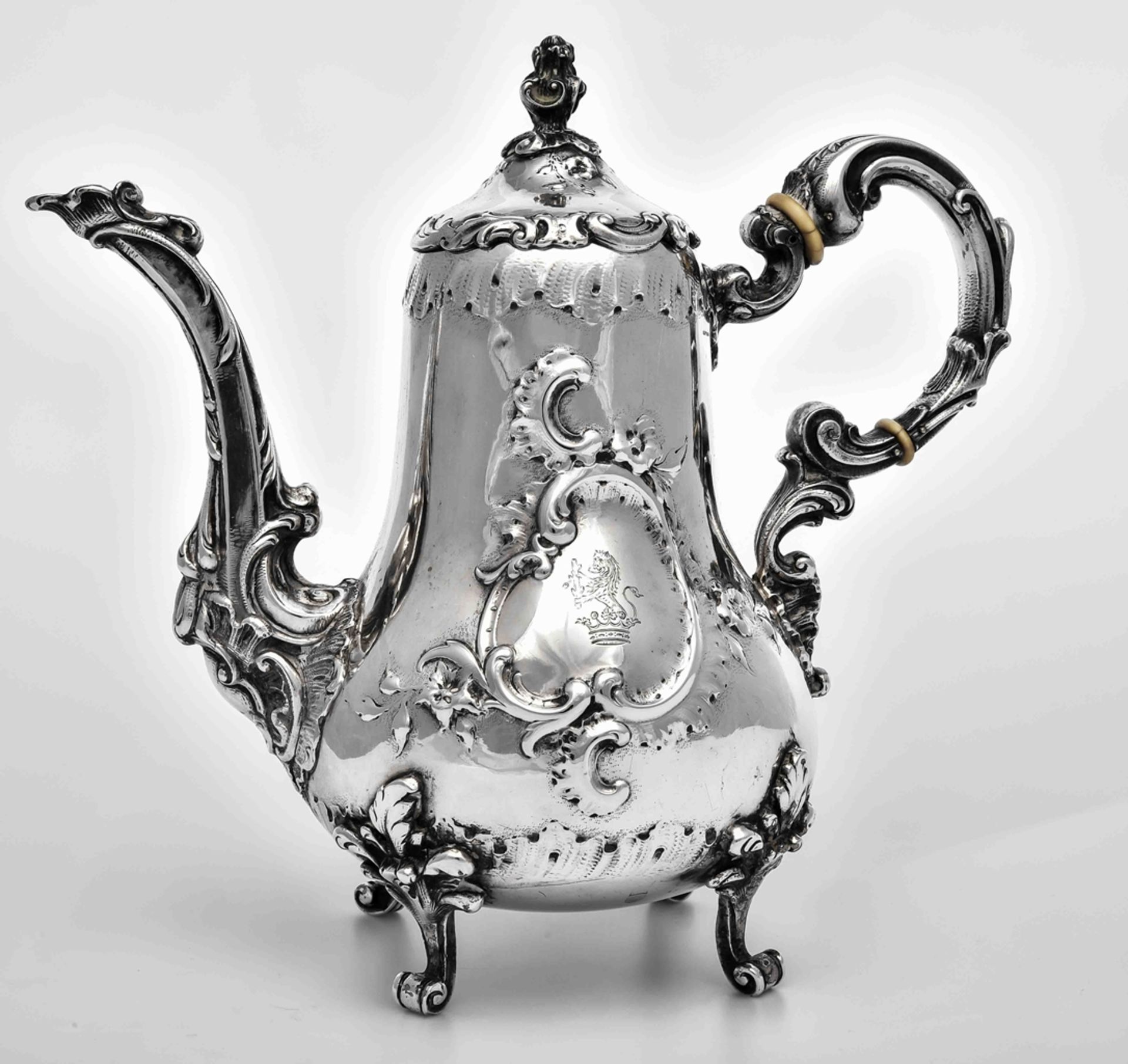 Coffee and tea service, Austria circa 1870, silver finely chased, Hauptmann Vienna master mark with - Image 4 of 8