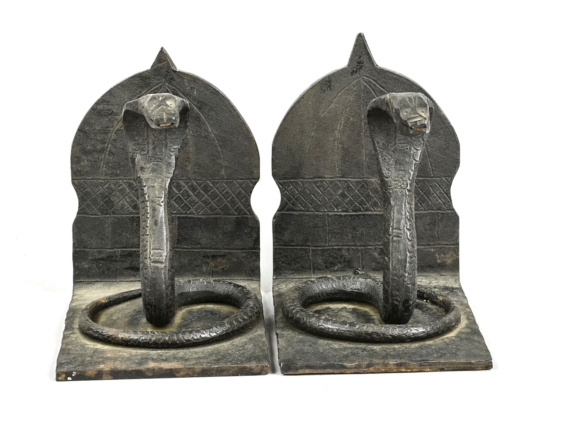 Bookends, decorated with cobra figures, cast iron, surface decorated, 12 x 12 x 9 cm - Image 2 of 2