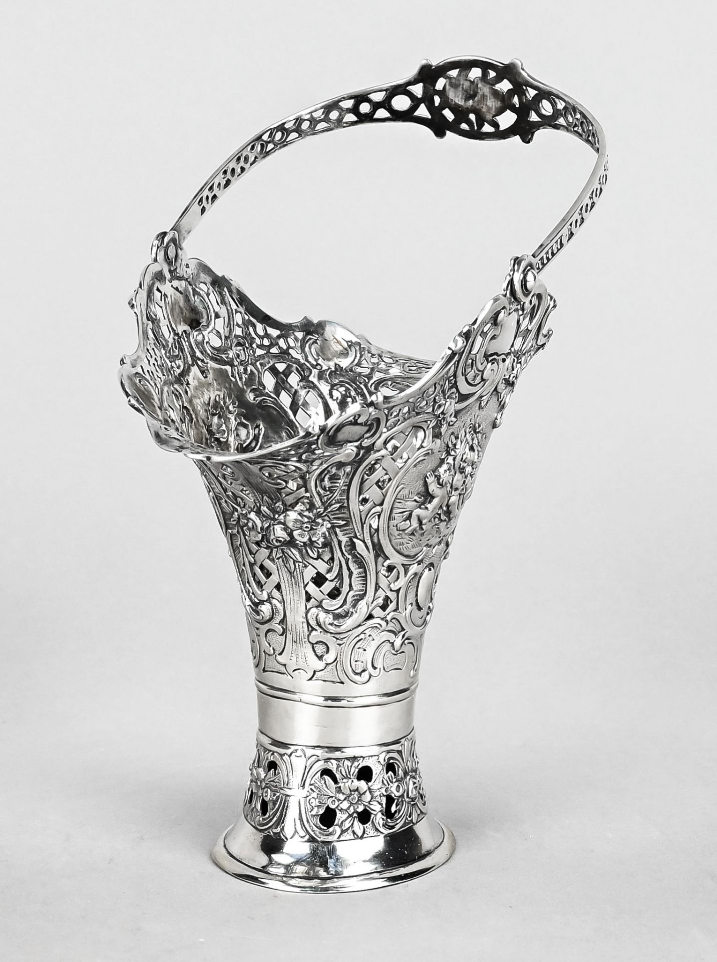 Chocolate basket with handle, Germany c. 1900, silver 800 hallmarked, openwork with vine tendrils H - Image 3 of 3
