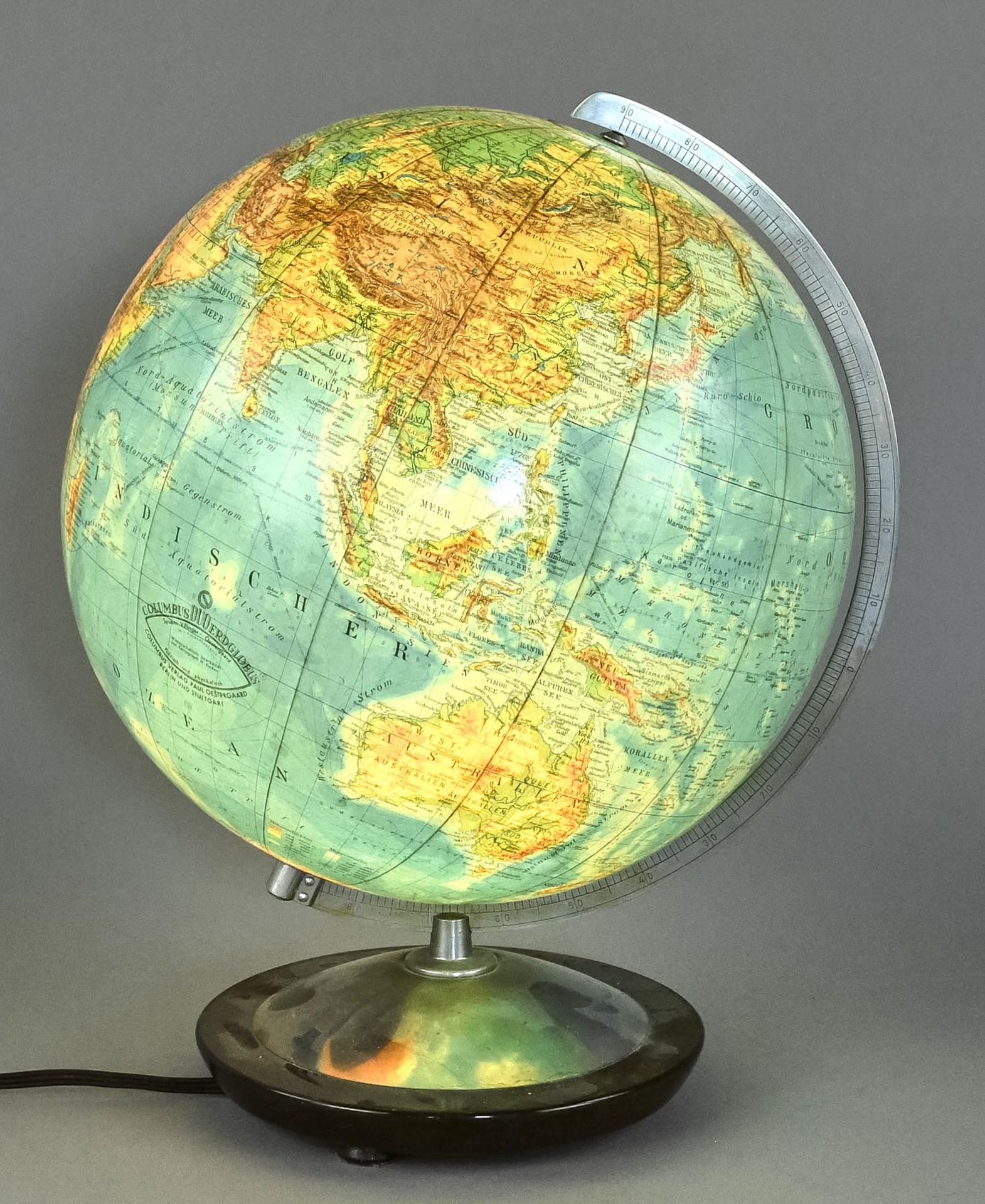 Globe, German, around 1950, Publisher Columbus, Paul Oestergaard, Berlin and Stuttgart, height 40 c