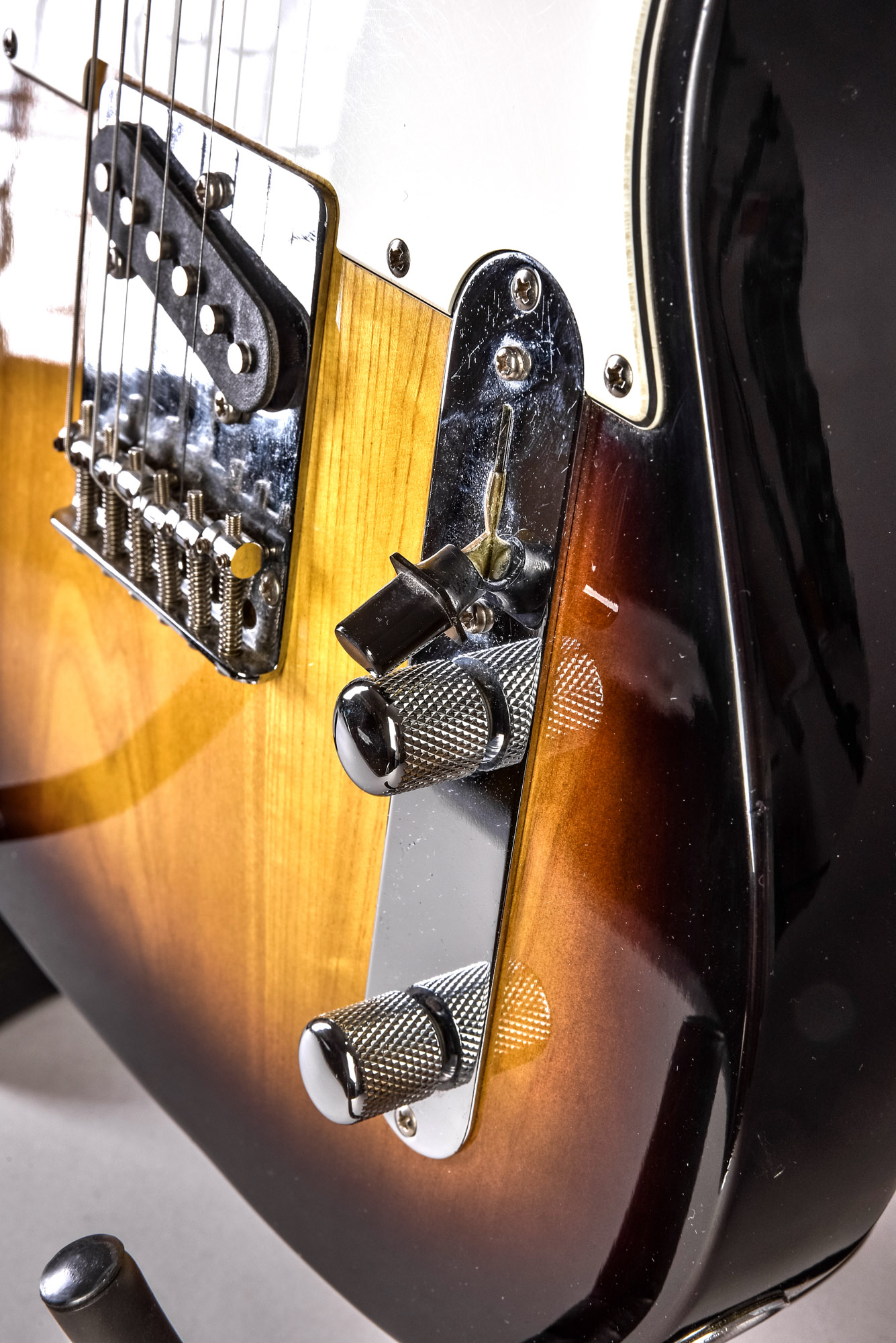 E-Gitarre, Tokai "Breezysound" (Tele). Hellbrauner, schwarz geränderter Sunburst Solid Body mit wei - Bild 5 aus 14