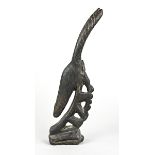 Kleine einfache Antilopenfigur Tjiwara, Bambara, Mali, im abstrakten Sikasso-Stil, auf durchbrochen