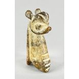 Hongshang Amulett, Fantasiefigur, Tier ähnlich, Jade mit Patina, China, Höhe 9 cm