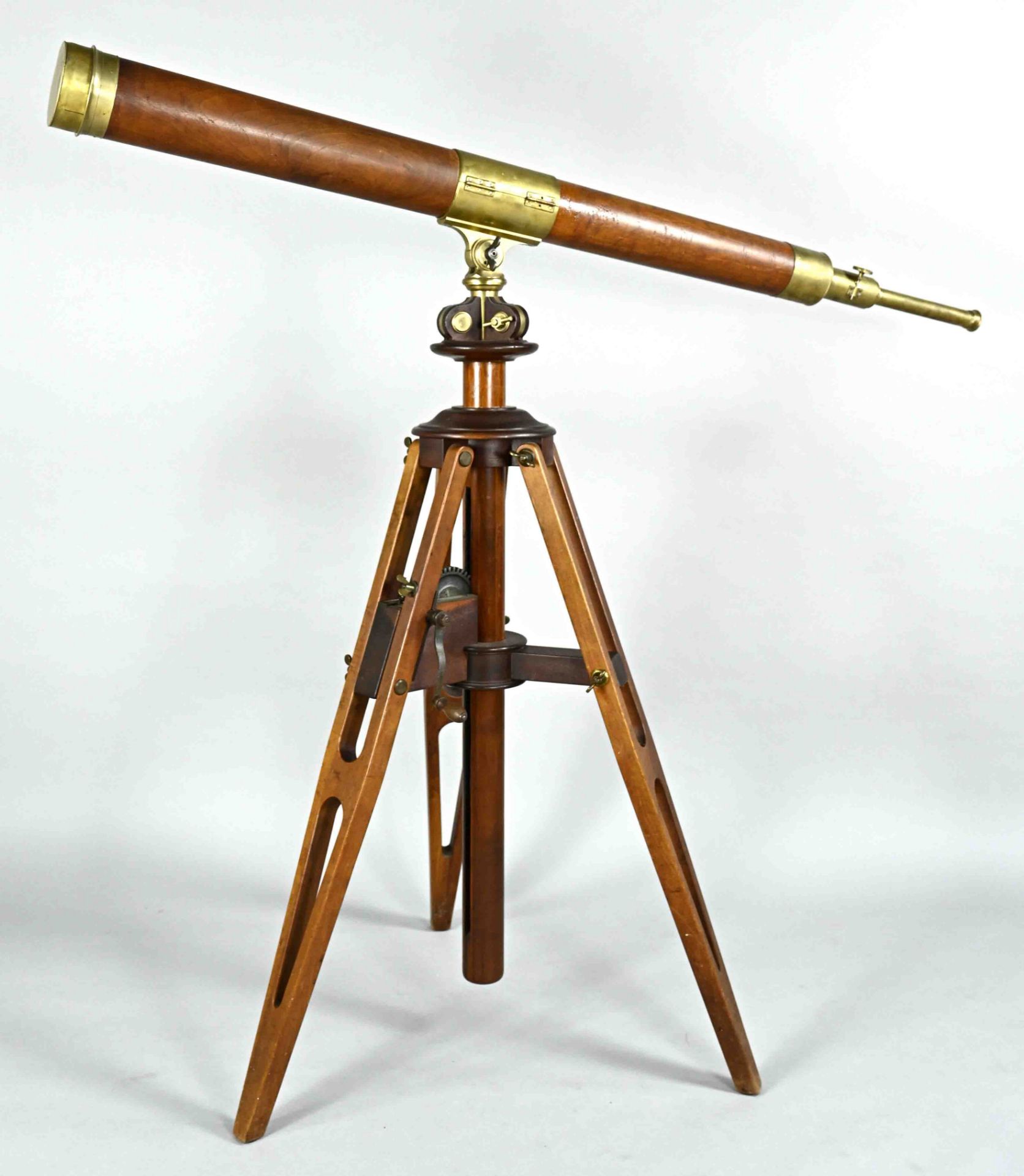 Large telescope on tripod, Germany, mid-19th century, Woerle & brothers von Ruedorffer, walnut and 