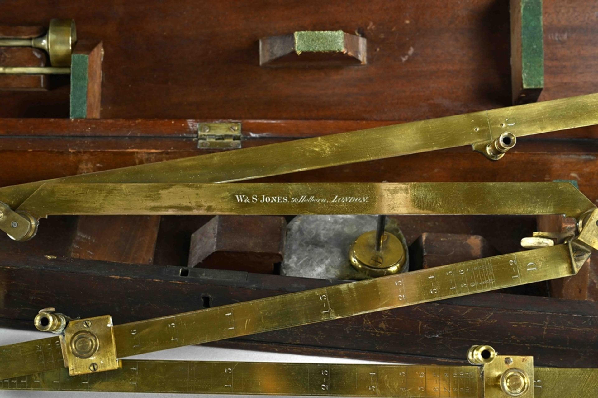 Pantograph, England, 19th century, varnished brass, movable frame, ivory wheels, in mahogany case,  - Image 2 of 3