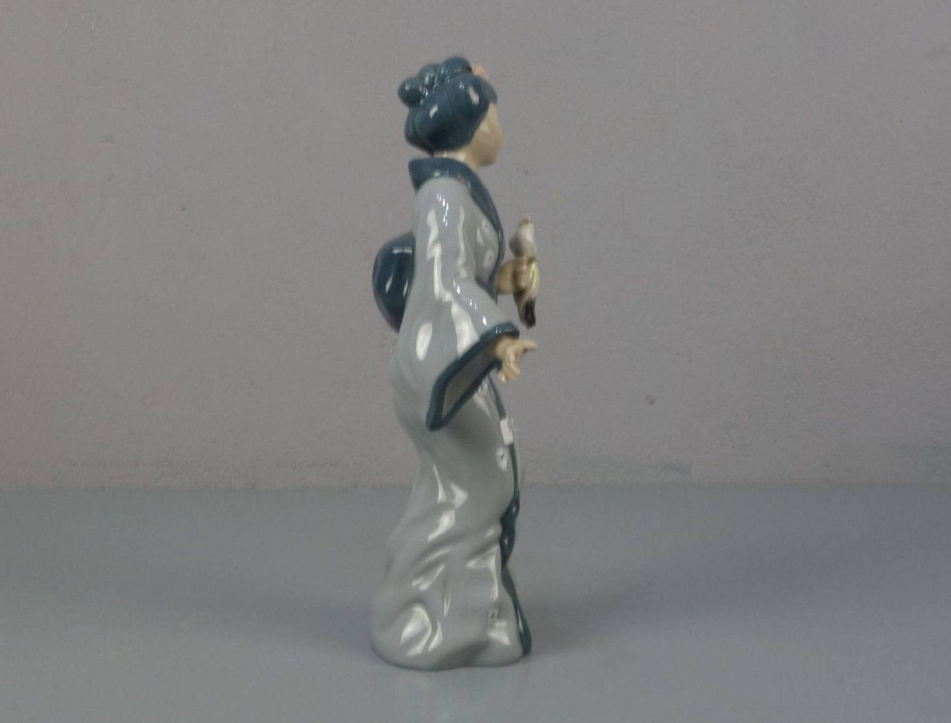 CASADES - FIGUR: "GEISHA MIT VOGEL" - Image 4 of 5